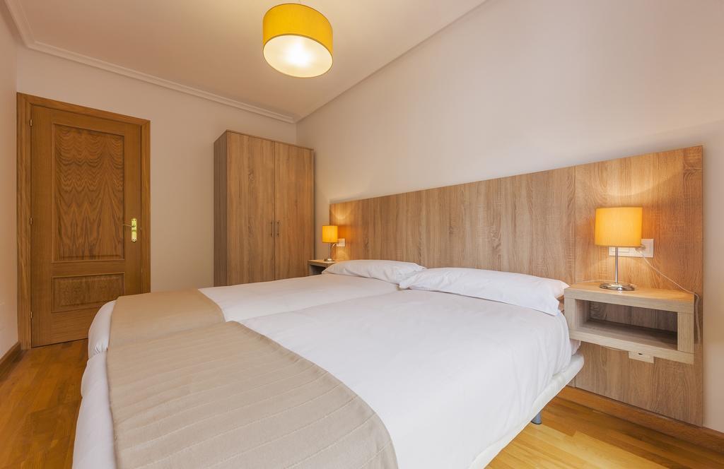 Apartamentos El Caxigu アレナス・デ・カブラレス 部屋 写真
