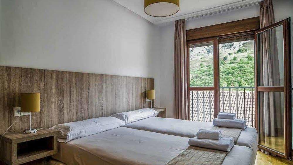 Apartamentos El Caxigu アレナス・デ・カブラレス エクステリア 写真